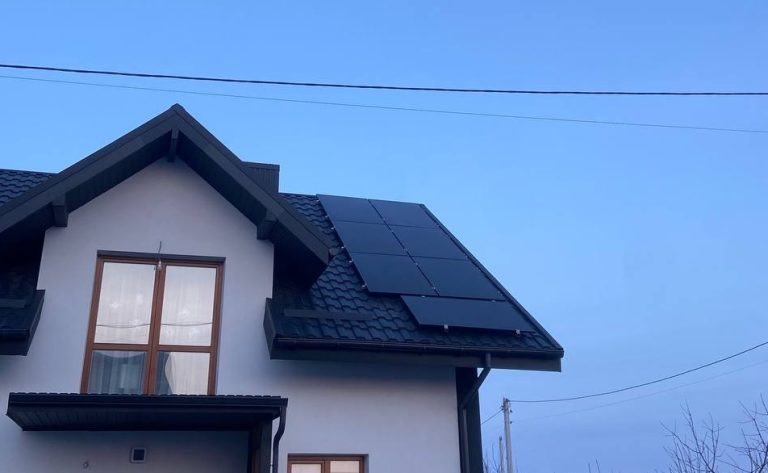 Гібридна сонячна електростанція потужністю 7кВт для приватного будинку